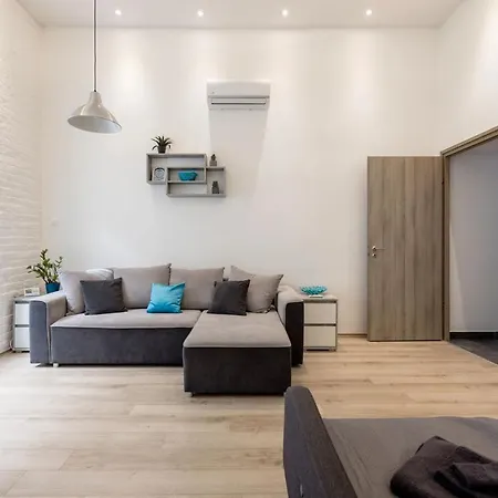 Elegant In Apartment *