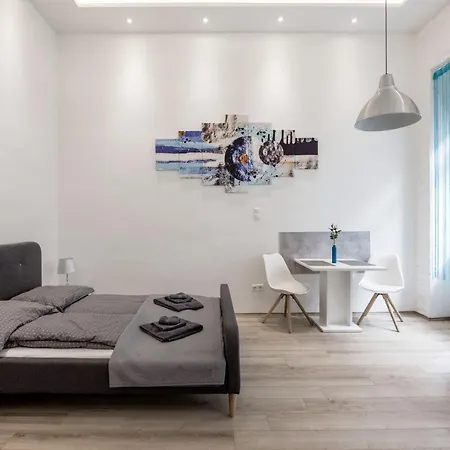 Apartment Elegant In Budapest
