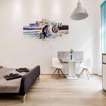 Elegant In Apartment *