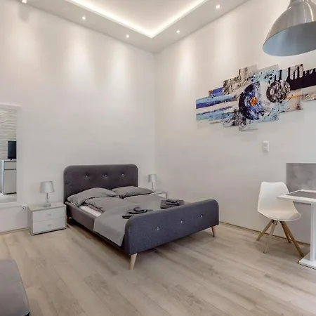 Appartamento Elegant In *